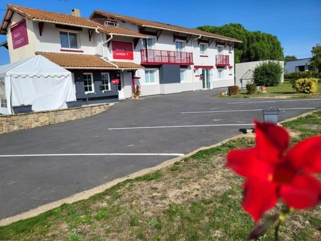 Hotel Le Cormier 9 Cholet Exterior foto