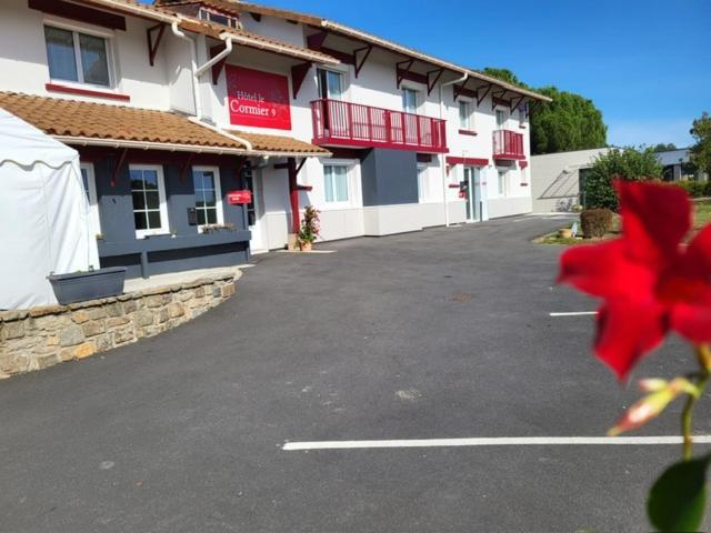 Hotel Le Cormier 9 Cholet Exterior foto
