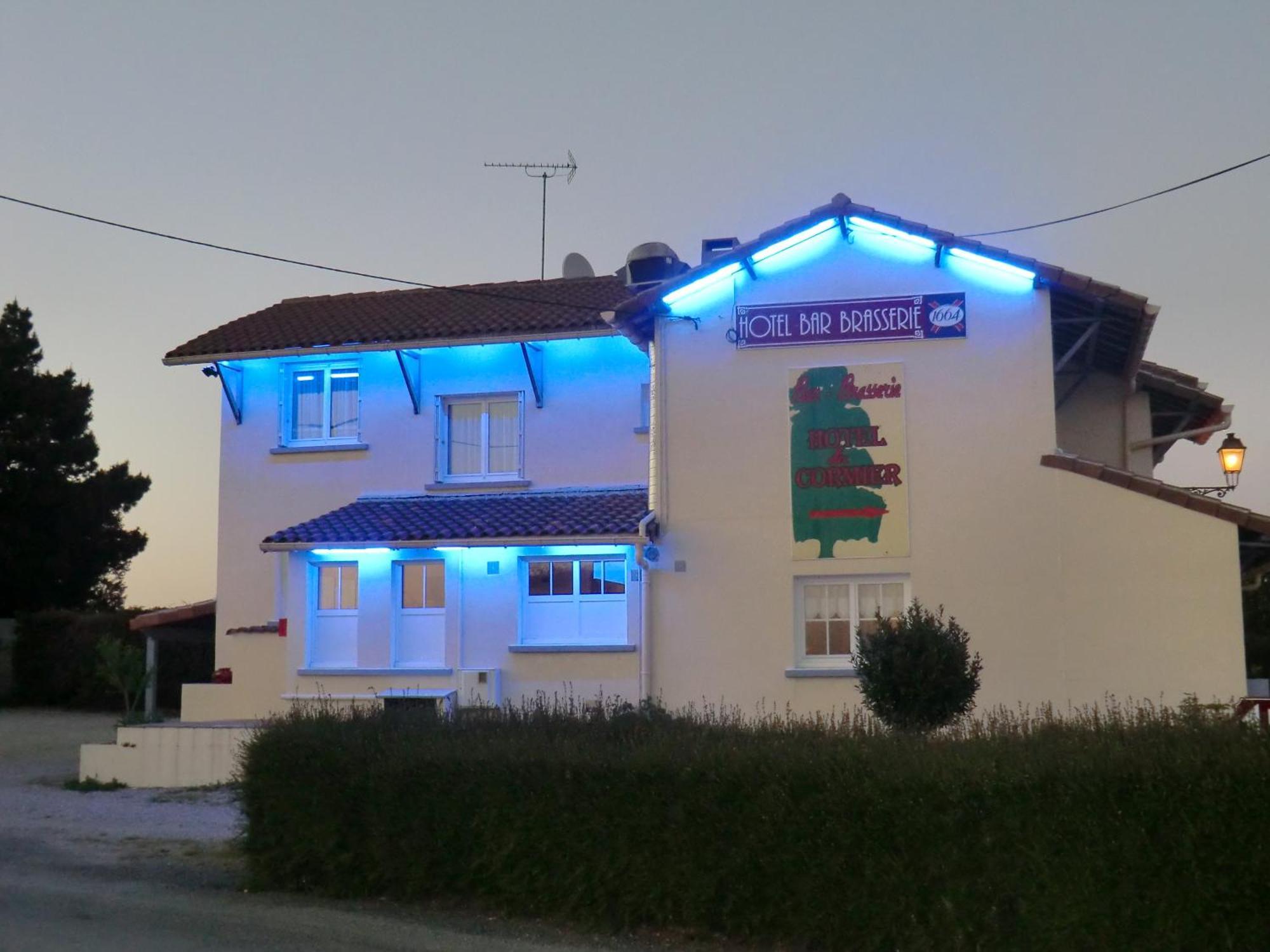 Hotel Le Cormier 9 Cholet Exterior foto