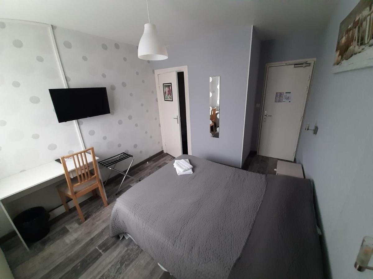 Hotel Le Cormier 9 Cholet Exterior foto